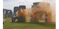  Klímaaktivisták fújták le festékkel a Stonehenge-et  