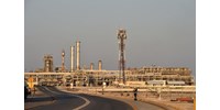 Olyan drága az olaj, hogy három hónap alatt közel 1500 milliárd forintos nyeresége volt a szaúdi olajcégnek
