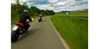  A bukósisak mellett más védőfelszerelés is kötelező lehet a motorosoknak  