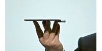 Egy repülőgépen derült ki, hogy néz ki a Huawei új titkos mobilja
