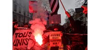  Sípok, dobok, megafonok, petárdák - élőben jelentkeztek a hvg.hu tudósítói a párizsi tüntetésről  