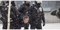  Több mint 200 háborúellenes tüntetőt vettek őrizetbe Oroszországban  