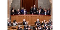  Megválasztotta a parlament Sulyok Tamást államfőnek  