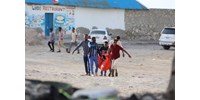 Strandnál robbantotta fel magát egy öngyilkos merénylő Szomáliában, húsz ember meghalt
