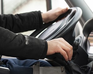 A dolgozók több órát utaznak a munkaterületig – mikor kezdődik a munkaidő?
