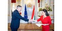  Útnak indította az államfő az új kijevi magyar nagykövetet, tanácsot is adott  