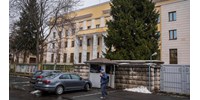  Szerdán reggel egy autó csapódott neki a bukaresti orosz nagykövetség kerítésének  