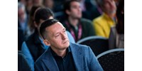  Nőnapi csokrokra 3,5 milliót költött Rogán minisztériuma, a Navracsics-tárca ugyanennyiért vett rejtjelező készüléket  