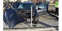  Megcsúszott a száguldó autó a vizes úton Érsekvadkerten, ketten súlyosan megsérültek  