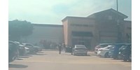  Nyolc embert lőtt le egy fegyveres egy texasi bevásárlóközpontnál  