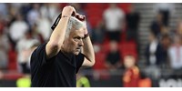  Válogatott sértéseket vágott Mourinho az El-döntő játékvezetőjének fejéhez a Puskás garázsában – videó  