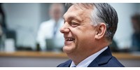  Orbán Viktor elment abba a faluba, ahol a „No Migration, No Gender, No War” feliratú táblát kihelyezték  