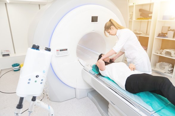 CT, MR egészségügyi vizsgálat, tumor, szűrővozsgálat, orvosi vizsgálat, rákszűrés, emberölés, gyanú, orvos, doktor, rendőrség, kórház