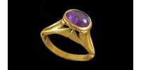  Találtak egy 1800 éves, ametisztköves aranygyűrűt, ami a másnaposságtól ?védett?  