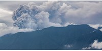  Több holttest is előkerült, miután kitört a Marapi vulkán Indonéziában  