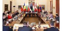  Miközben Orbán tűzszünetről szónokol, Rogán államtitkára Ukrajna NATO-tagságát támogató egyeztetésen vett részt  