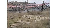 Megkínzott emberek tucatjainak holttestét exhumálták Herszonban  