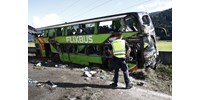  Felborult egy FlixBus Ausztriában, meghalt egy 19 éves nő  