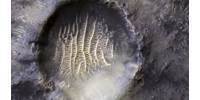  Fotó jött a Marsról, mintha egy ujjlenyomatot látnánk rajta  