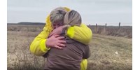  Zokogva ölelte egymást két egymást nem is ismerő nő a magyar határon, miután egyikük áthozta a másik gyerekeit Ukrajnából  