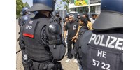  A saját kormányuk ellen tüntető eritreai menekültek csaptak össze Németországban a rendőrökkel  