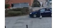  Józsefvárosi GTA: lopott autóval rongyolt át az útlezáráson, a Corvin Plázában kapták el a rendőrök - videóval  