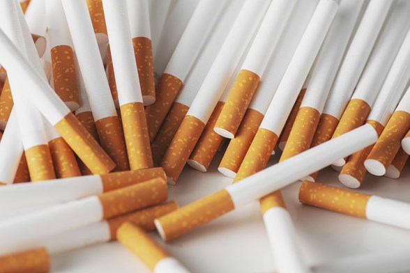 NAV, illegális dohánykereskedelem, zárjegy nélküli cigaretta, elektromos cigaretta, bűnszövetség, pénzmosás, baleset-bűnügy-rss, 