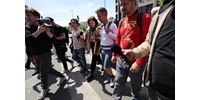  Magyar Péter sajnálja, hogy a sajtó „hatalmas felháborodásában” nem foglalkozik eleget a gyaloglásával  