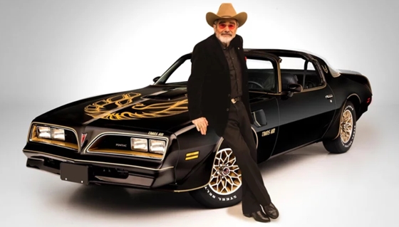 Auto Eladjak Burt Reynolds Autoit Kozte A Sajat Hasznalatu Smokey Es A Bandita Autot Hvg Hu