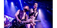 Az együttes tagjai összebalhéztak a színpadon, lefújták a Jane’s Addiction további koncertjeit