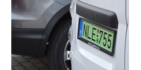 Egy minisztériumi tervezet szerint kizárnák a plug-in hibrideket a zöld rendszám használatára jogosultak köréből