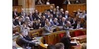 A Fidesz-frakció drága autóra költ, az MSZP pedig a saját kis hátországára