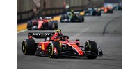 Megszakadt Verstappen szériája, Carlos Sainz nyerte a szingapúri F1-nagydíjat