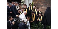  A görögkatolikus közösséget is meglátogatta a pápa a Rózsák terén  