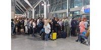 Fél nap várakozás után törölte járatát a Wizz Air, több utas is a montenegrói reptéren rekedt