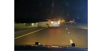  Véletlenül egy másik autót szorított le az útról a gyorshajtót üldöző brit rendőr + videó  