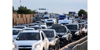  Az M7-esen két, az M3-ason kilenc kilométeres dugóra érdemes számítani  