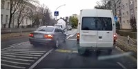 Aki így közlekedik, mint ez a fehérvári autós, előbb-utóbb biztos elüt valakit – videó
