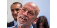 Szélsőjobbos tömeg támadt a szófiai színház nézőire és színészeire John Malkovich darabja előtt