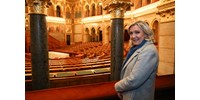  Le Pen Budapesten: a francia szélsőjobb vezére a Parlamentben, a Hősök terén és a Duna-parti holokauszt emlékműnél is volt  