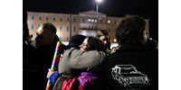 Görögországban legalizálták az azonos neműek házasságát