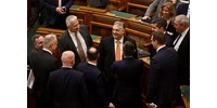  Négy napot ülésezik jövő héten a Parlament, téma lesz a „békeköltségvetés”, az alaptörvény-módosítás és a választási körzethatárok  