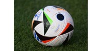  Kívül színes, belül high-tech – ilyen a nyári foci-Eb labdája, a Fussballliebe  
