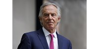  Százezrek írták alá a petíciót, amely Tony Blair lovagi címének visszavonását követeli  