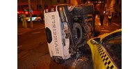  Fél Budapesten át üldözték a rendőrök a menekülő terepjáróst – egy pirosnál ütközött és felborult  