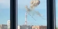  Videón, ahogy rakétacsapás után összedől a harkivi tévétorony  