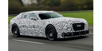 Az első fotók a Jaguar lehengerlő új luxus villanyszedánjáról