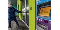 Lázár fenyegetése után az összes szakszervezet aláírta az egyezséget a MÁV-Volán béremeléséről