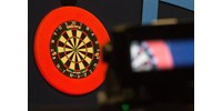 Brit darts-os, miután legyőzte német ellenfelét a vb-n: "Tudom, hogy megnyertünk két világháborút és egy vb-t, de ez..."