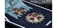  Szerb állami kitüntetéseket lopott el az igazságügyminisztérium volt államtitkára  